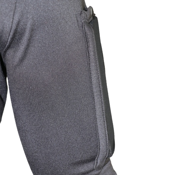 MEN’S SPORTS PHONE SHIRT THAT HOLDS YOUR PHONE NWT - Picture 6 of 8